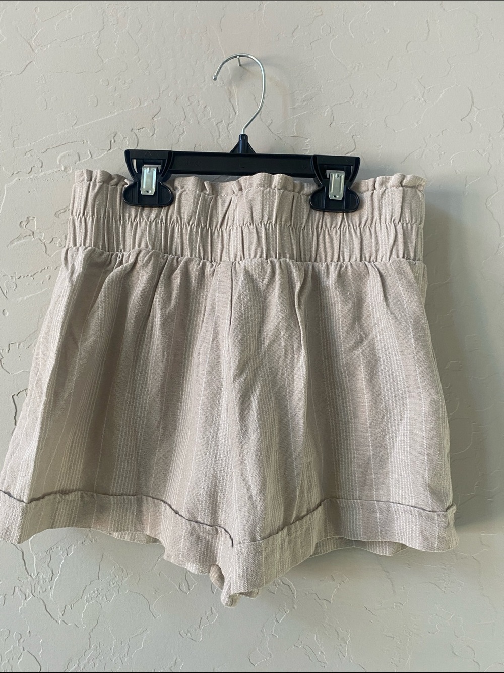 Forever 21 Beige Striped Paperbag Shorts Elastic Waist Women's Size M